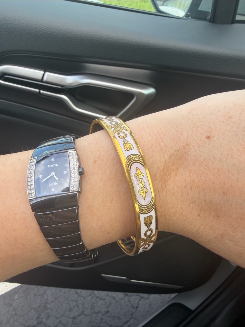 Authentic Hermes Gold and White Enamel Fleur-Pattern Bangle Bracelet - Picture 7 of 9